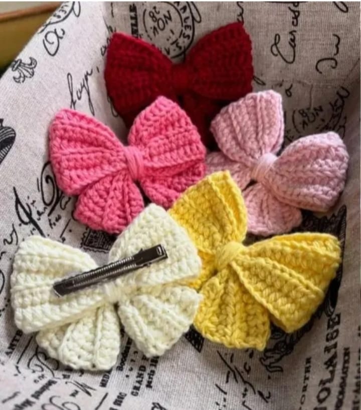 Crochet hair bow clip - Image 1